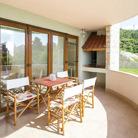 Penetra - Two Bedroom With Balcony And Sea View Apartment Cavtat