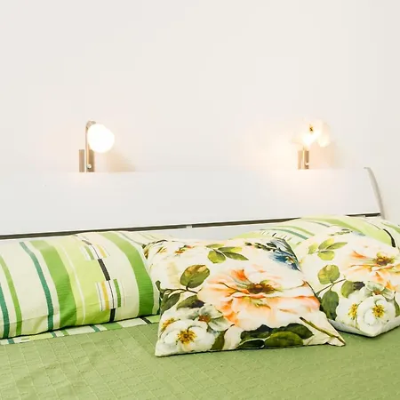 Penetra - Two Bedroom With Balcony And Sea View